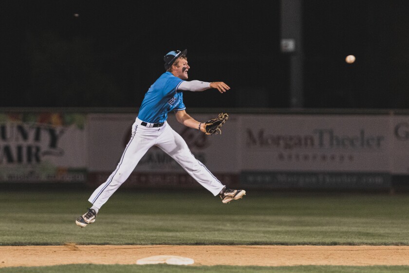 8-5-22StateAmateurBaseballDimock-EmeryvHartford-Humboldt-64.jpg