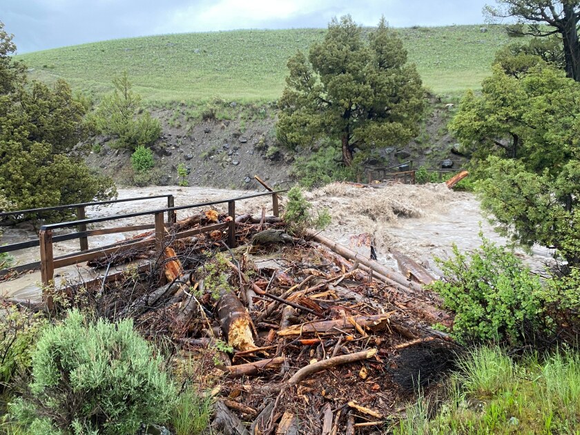 YellowstoneFlooding2.jpg