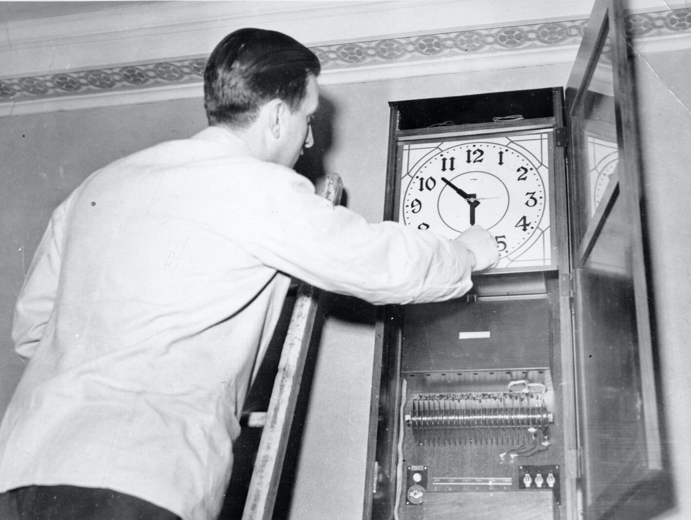 Turning the clocks to War Time caused delays in 1942 - Post Bulletin ...