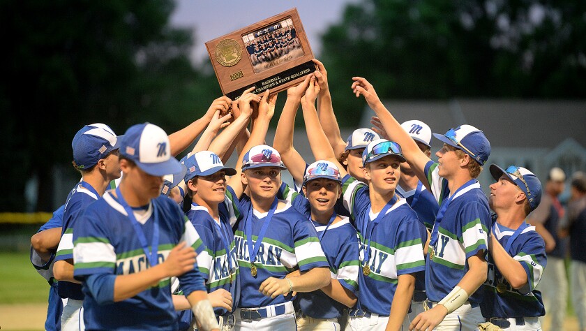 061422.S.WCT.MACCRAY base team trophy.jpg