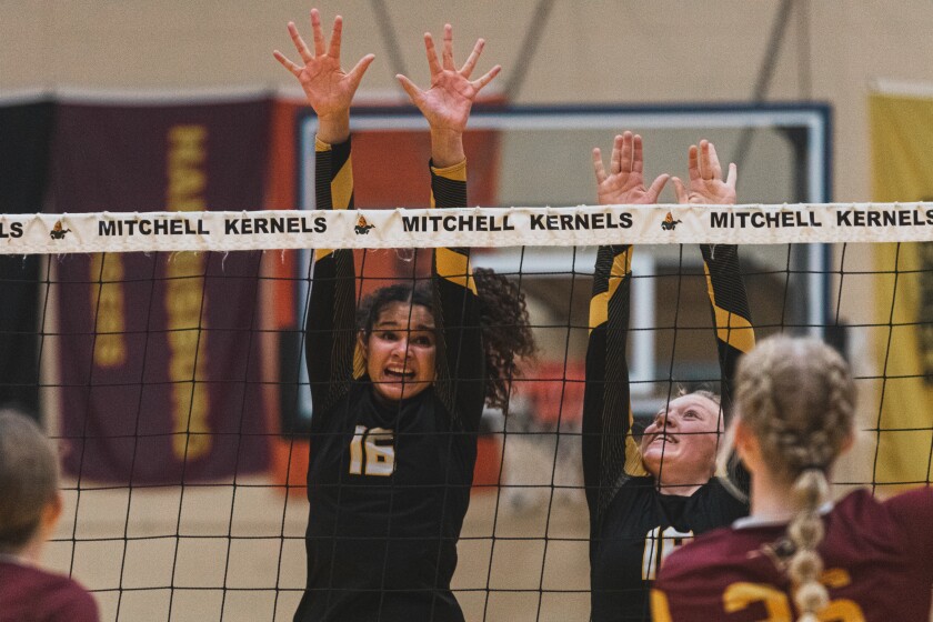 9-29-22VolleyballMitchellvsRoosevelt-15.jpg