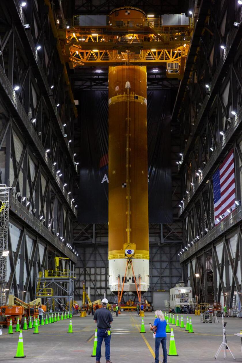 Artemis SLS 2.jpg
