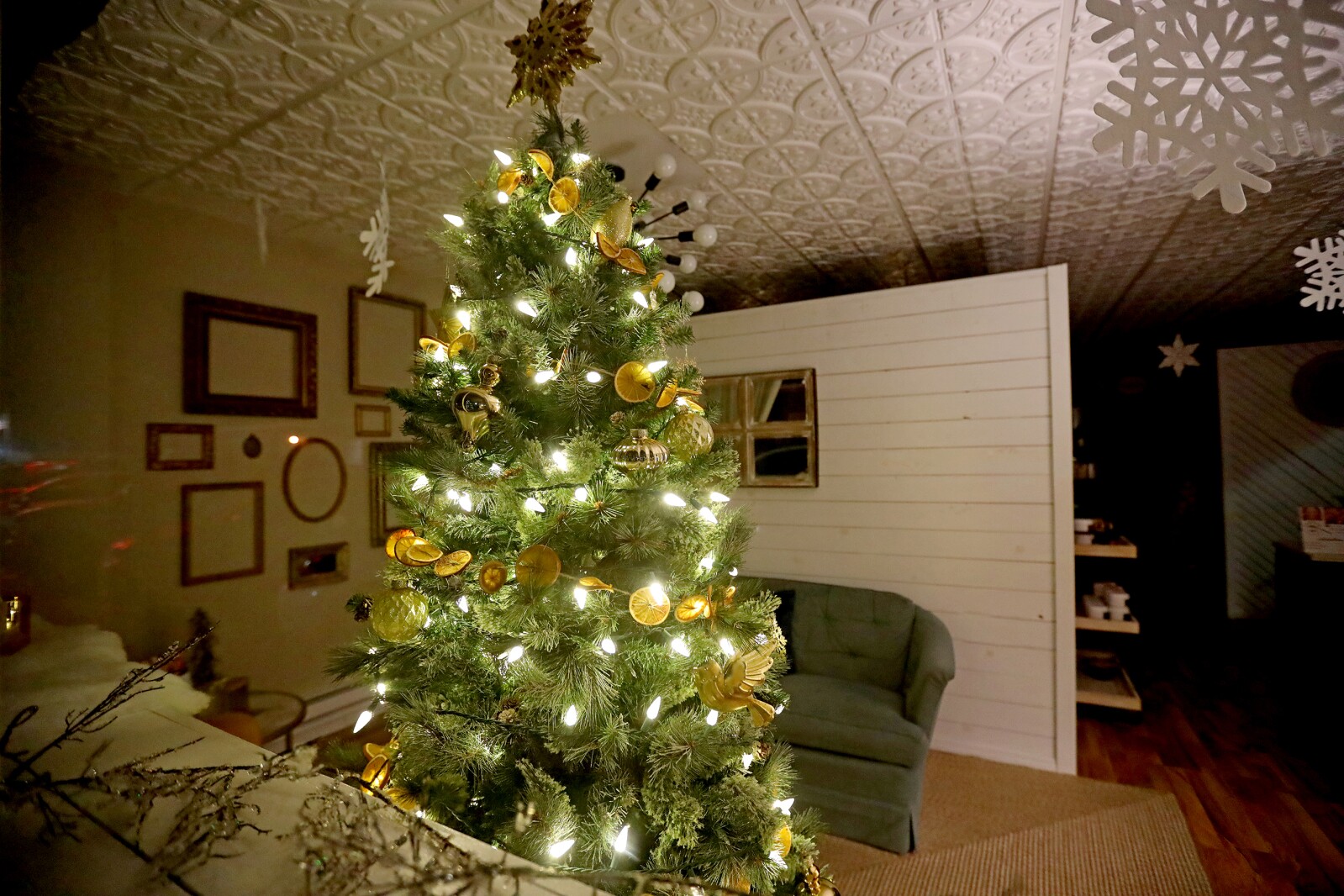 Hometown Holidays Window Walk and Tree Lighting Gallery (31).jpg