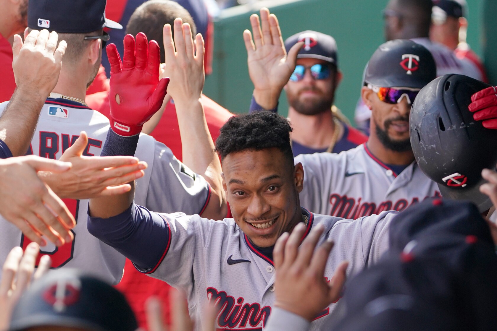Polanco voted Most Valuable Twin as Diamond Awards winners announced(03)