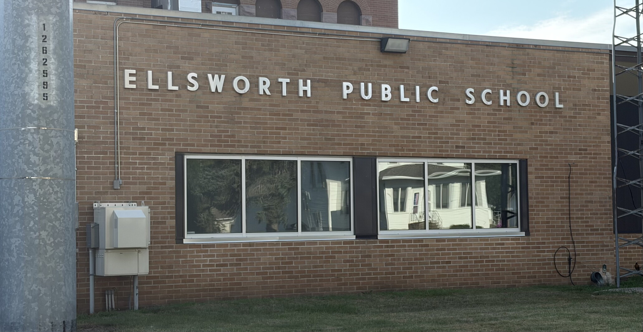 072526.N.DG.ELLSWORTHSCHOOL