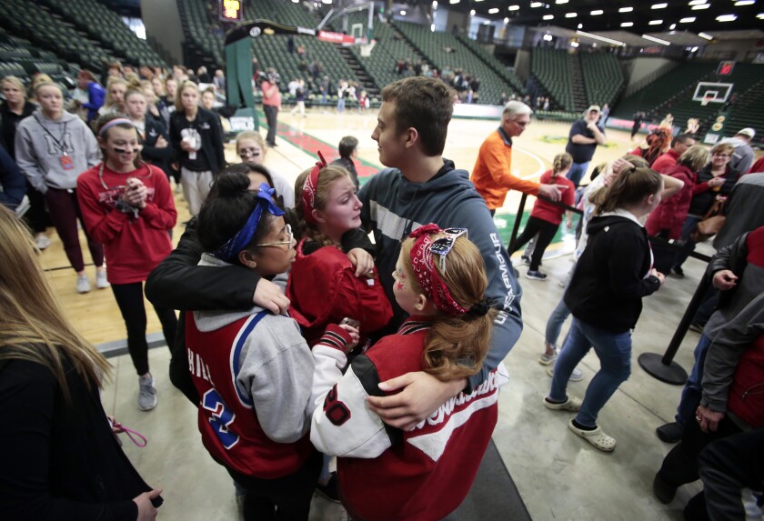 0301420.s.ff.ndAgirlsbball2reaction.02.jpg