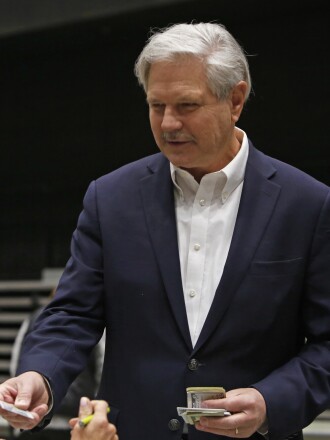 hoeven_voting2.jpg
