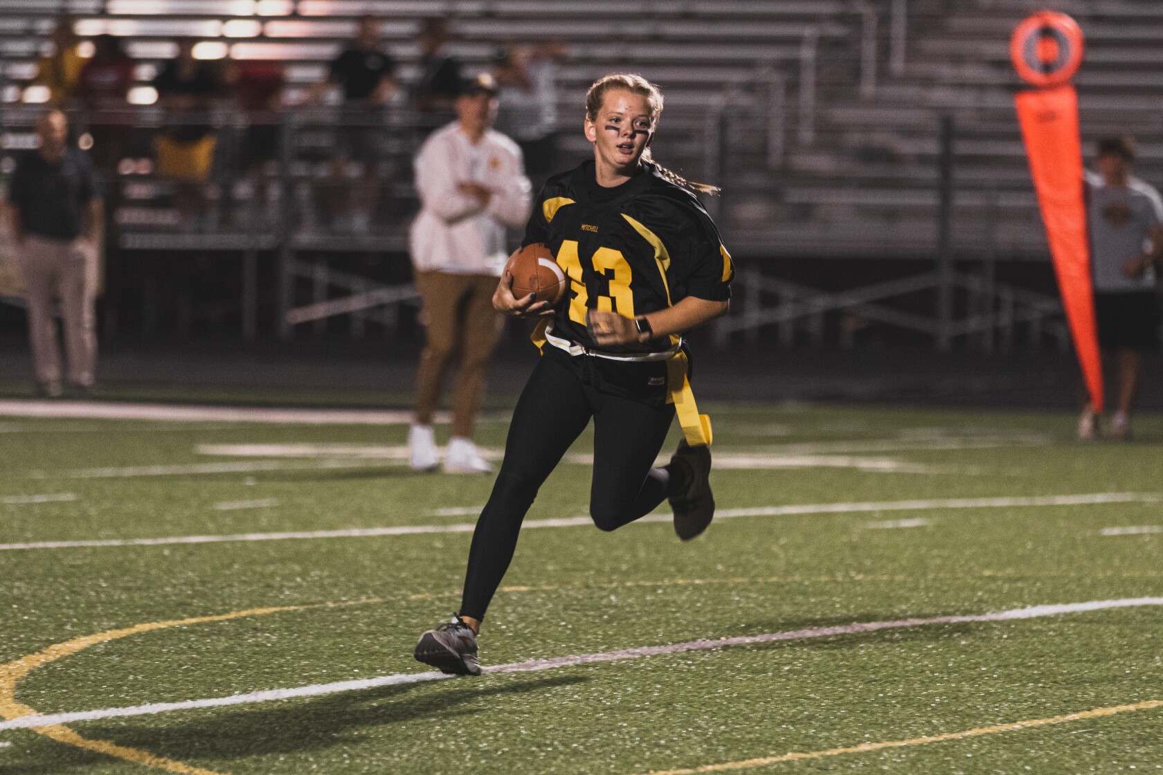 PHOTOS The Senior Team demolishes Junior Team at the 2022 Powder Puff