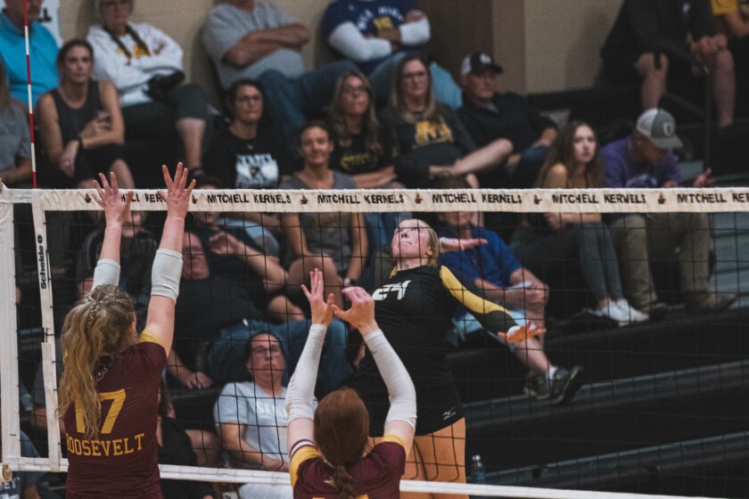 9-29-22VolleyballMitchellvsRoosevelt-37.jpg