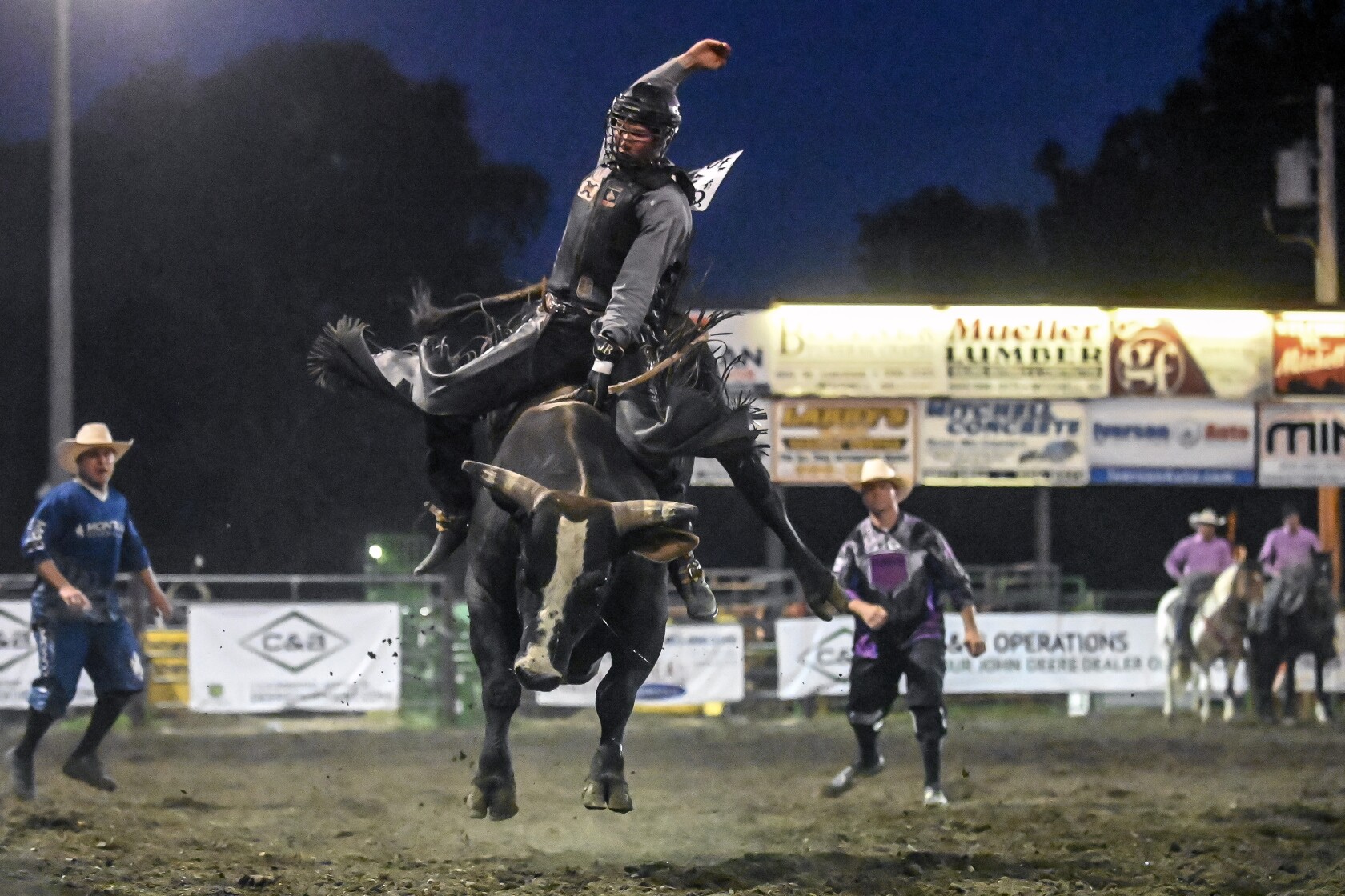 Local, non-local bull riders rave about Corn Palace Stampede Rodeo ...