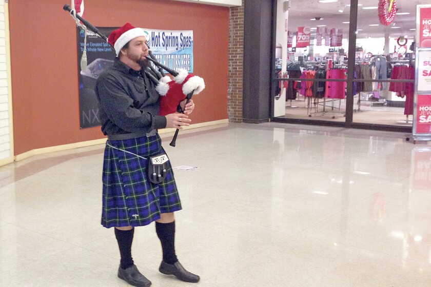 2198268+121215.n.wct_.bagpipes5.cs_.jpg