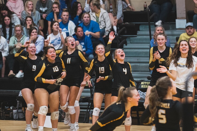 9-29-22VolleyballMitchellvsRoosevelt-22.jpg