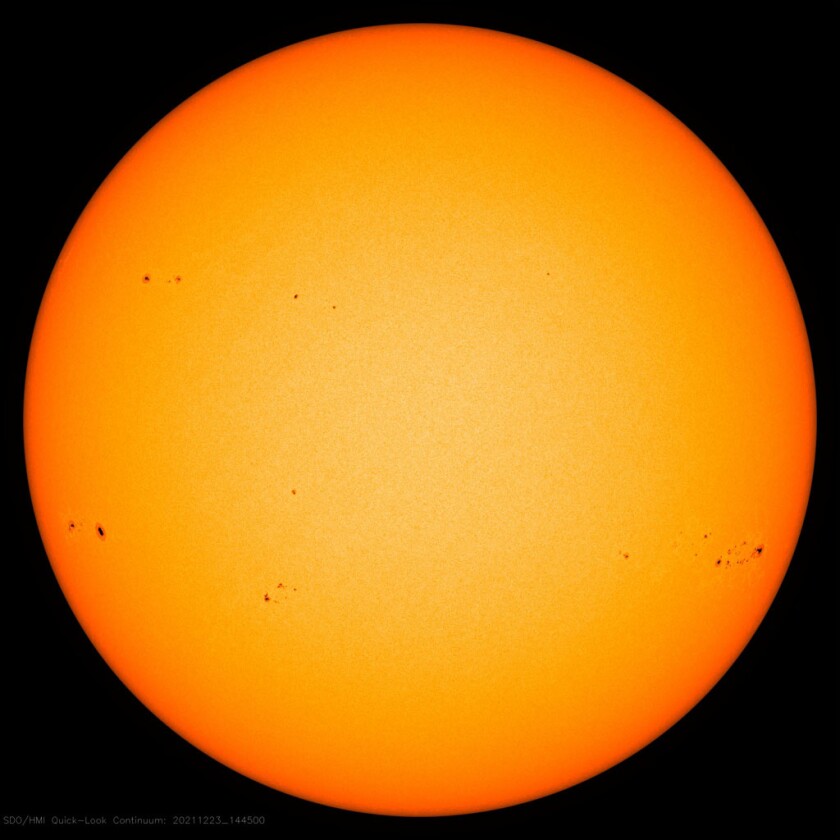 Sun sunspots Dec 23 2021.jpg
