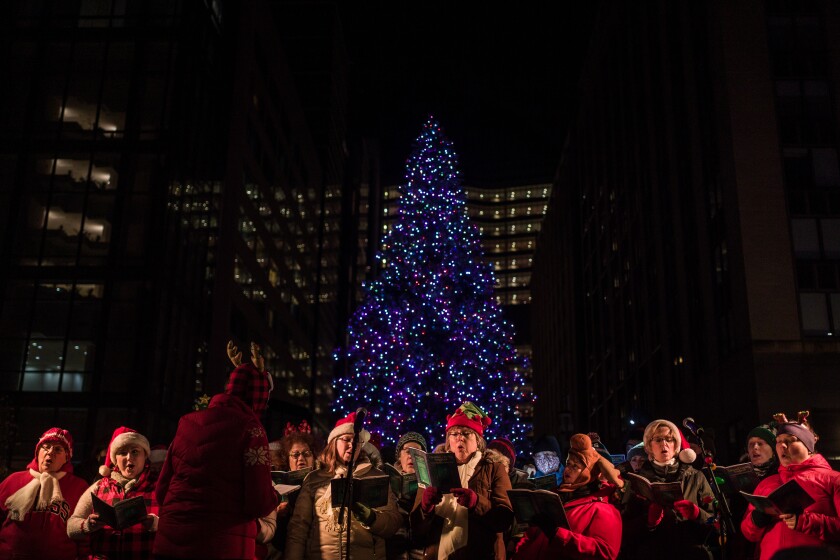 112621-HERE-COMES-SANTA-2573.jpg