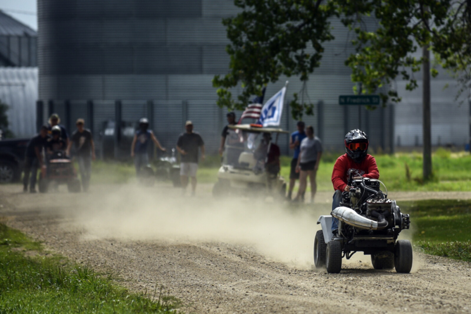 GALLERY: Lawnmower races during Cabaret Days - Mitchell Republic | News ...