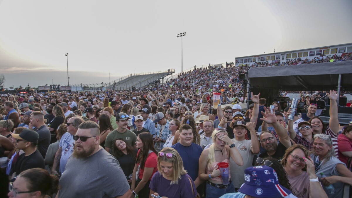 RRVF Concerts Exciting Crowd - 2025