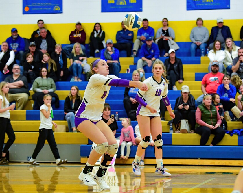 Player prepares for dig