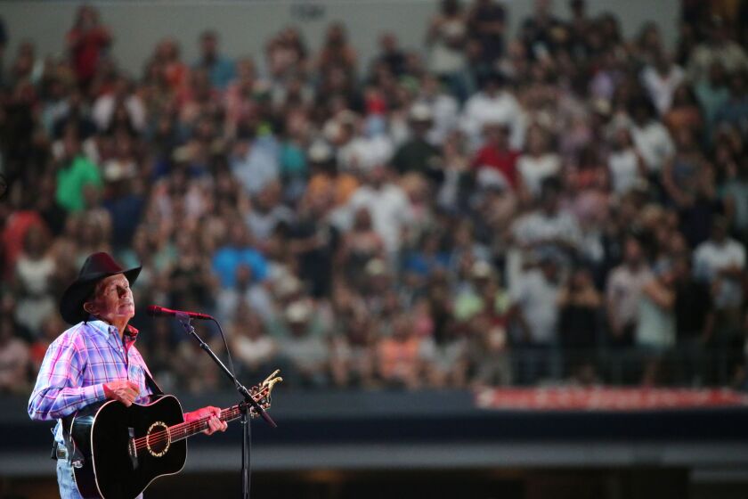 George Strait sets record Saturday for second-largest attendance ...