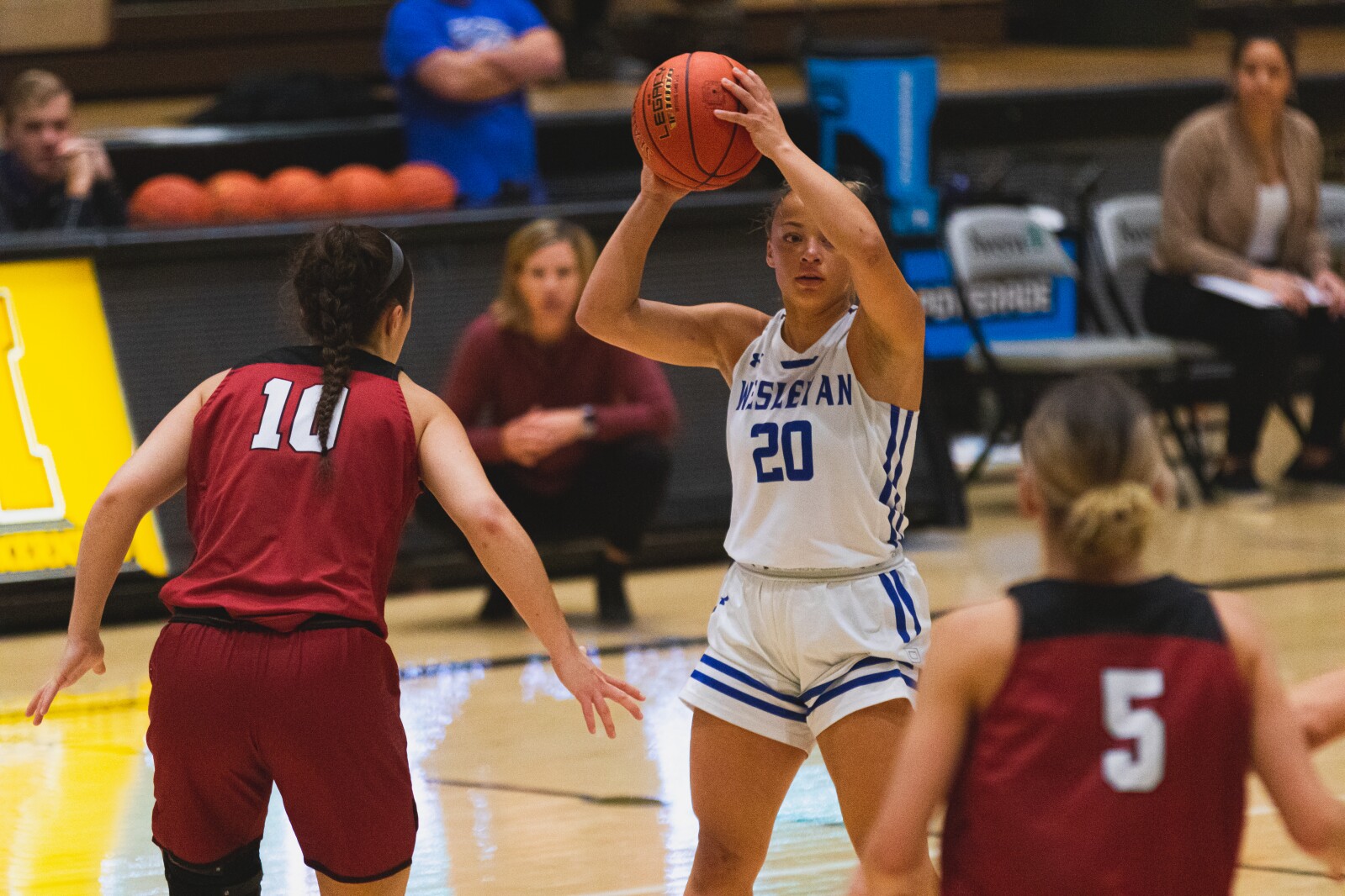12-3-22DWUBasketball-4.jpg