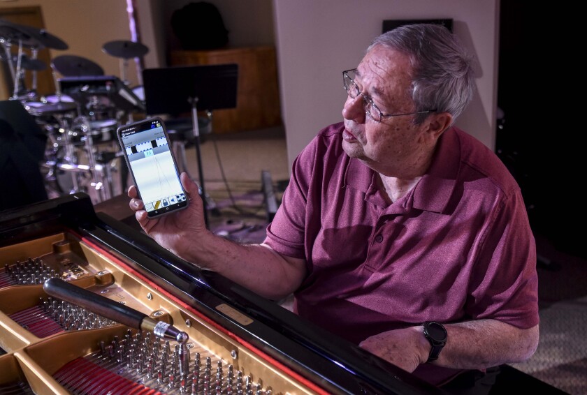 050821.N.WCT.PianoTuner.0114.jpg