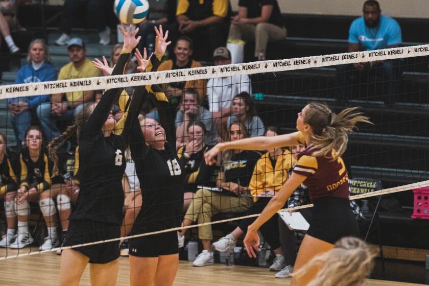 9-29-22VolleyballMitchellvsRoosevelt-17.jpg