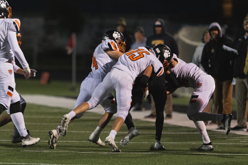 10-14-22PrepFootballHuronvsMHS-12.jpg