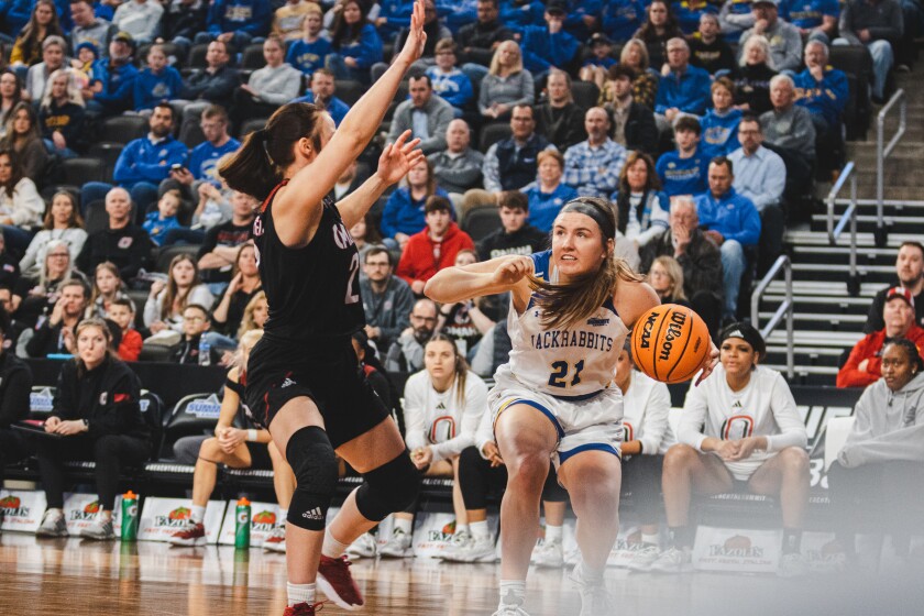 3-7-23SummitLeagueSDSUvsOmahaGirls-64.jpg