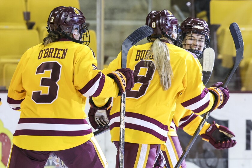 college women play ice hockey