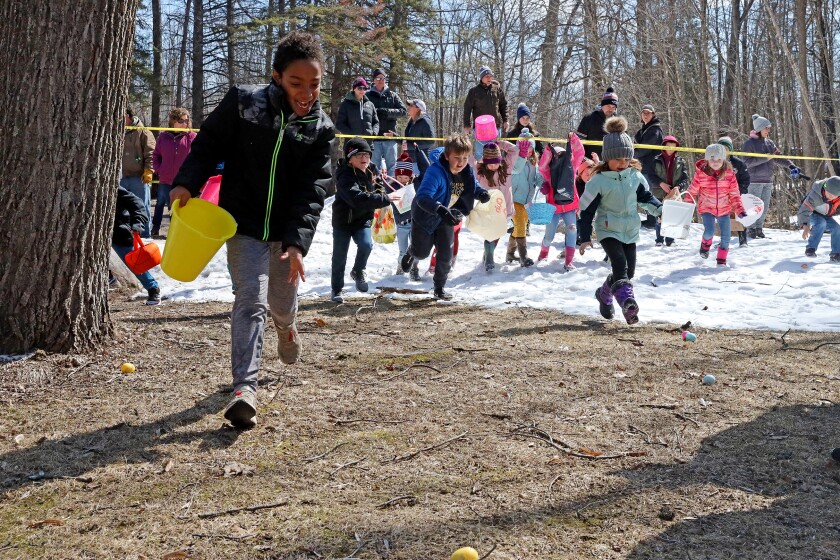 Families enjoy the Annual Lake Shore Easter Egg Hunt Saturday, April 17, 2022, at Fritz Loven Park.