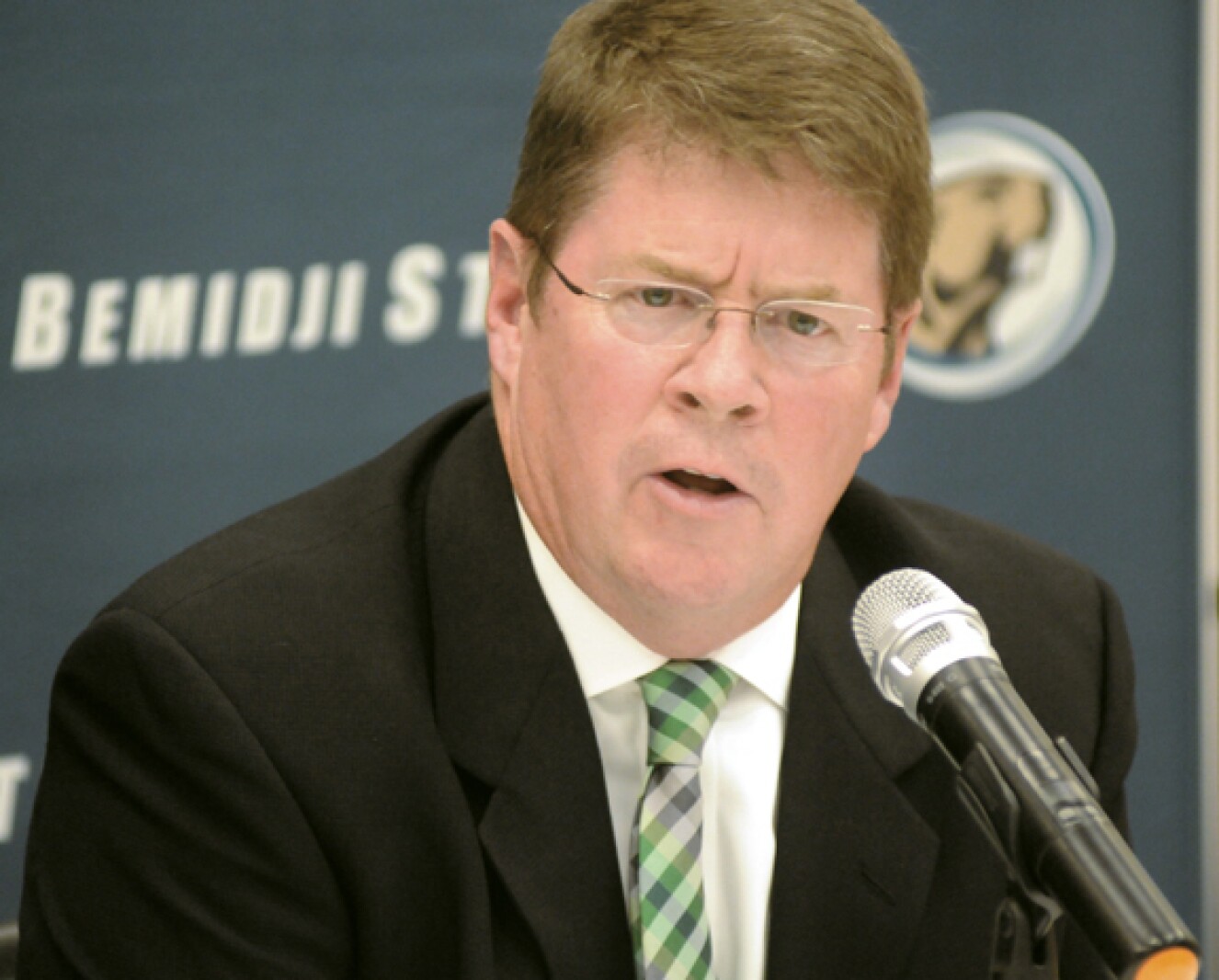 WOMEN S HOCKEY Former Beaver Goalie Jim Scanlan Returns To Coach BSU women-s-hockey-former-beaver-goalie-jim-scanlan-returns-to-coach-bsu