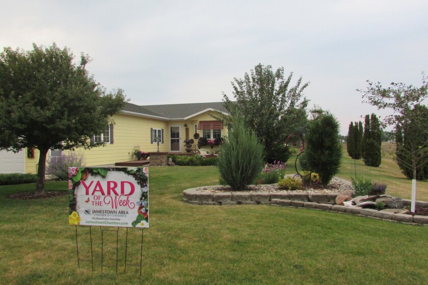 rod and terri wolters yard of the week