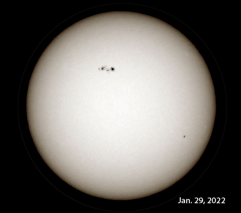 Rapid-growing sunspot group