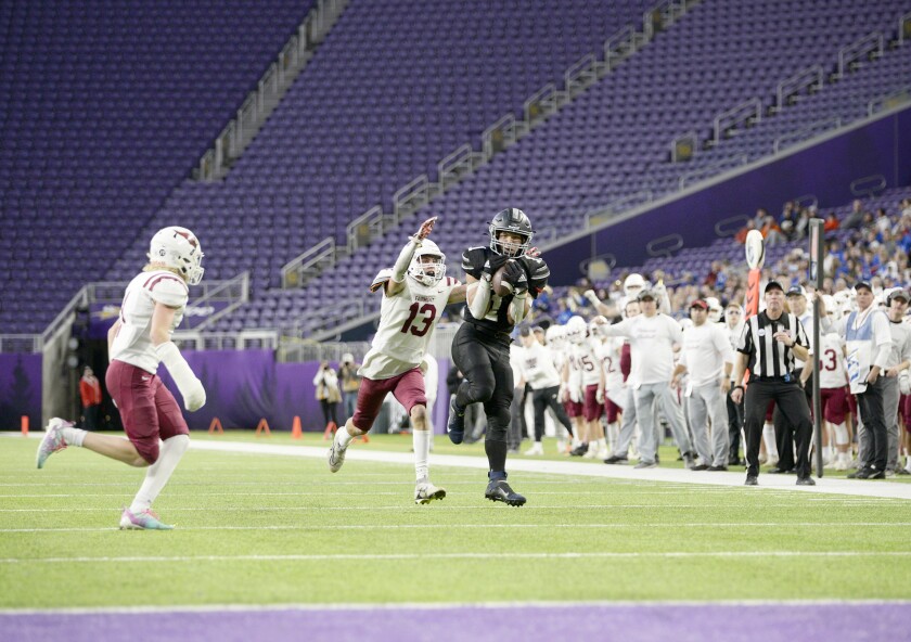 D-G-F vs. Fairmont 111922.003.jpg