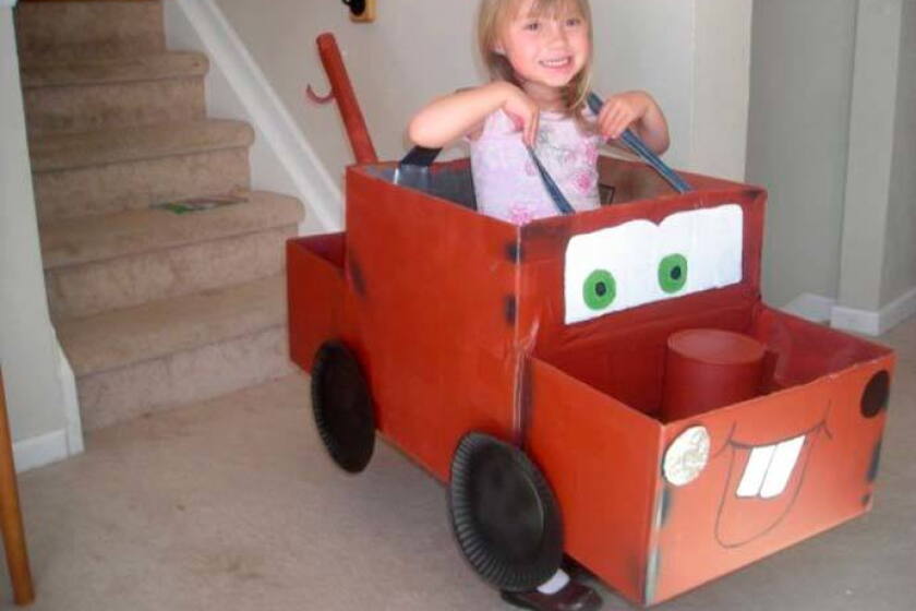 5 Spot DIY Halloween Costumes Made From Cardboard Boxes InForum 5-spot-diy-halloween-costumes-made-from-cardboard-boxes-inforum