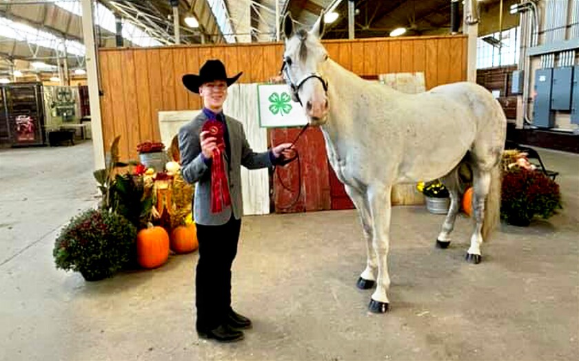 Faces_Ryan Nash- Hibbing- 3rd Place Showmanship.jpg
