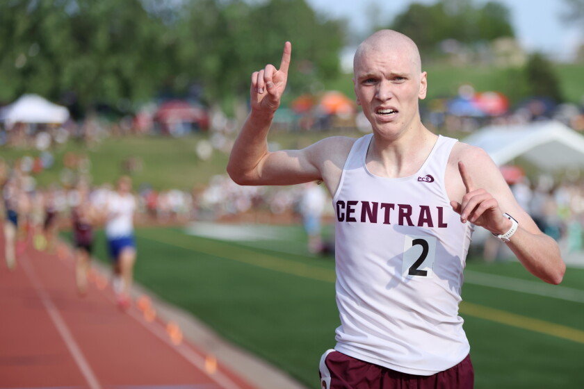 Nicholas Röhl With shaved head to honor brother's cancer battle, Central's Roehl ...