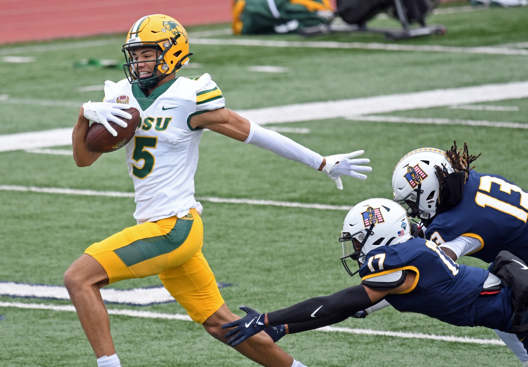 Top-ranked Bison, Bryce Lance race past Murray State - InForum | Fargo ...