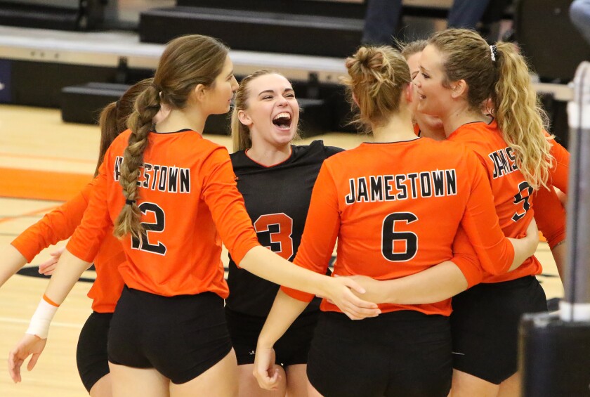 uj volleyball 3 celebrate.jpg