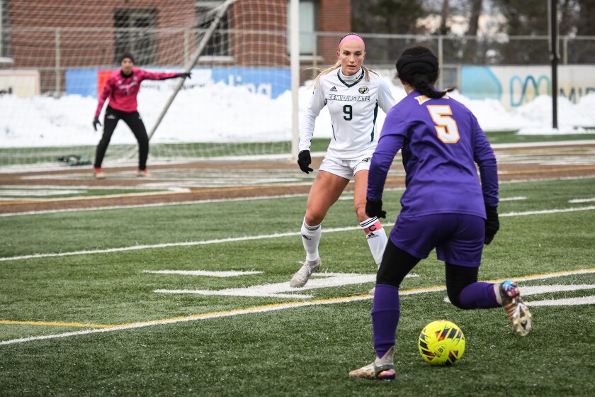 111622.S.BP.BSUWSOC2 Megan Dahl.jpg