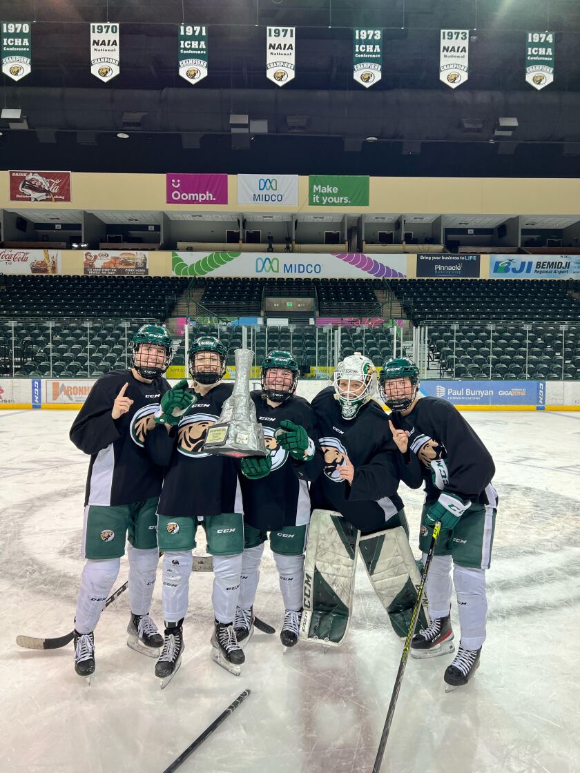011522.S.BP.BSUWHKY Holiday Winners