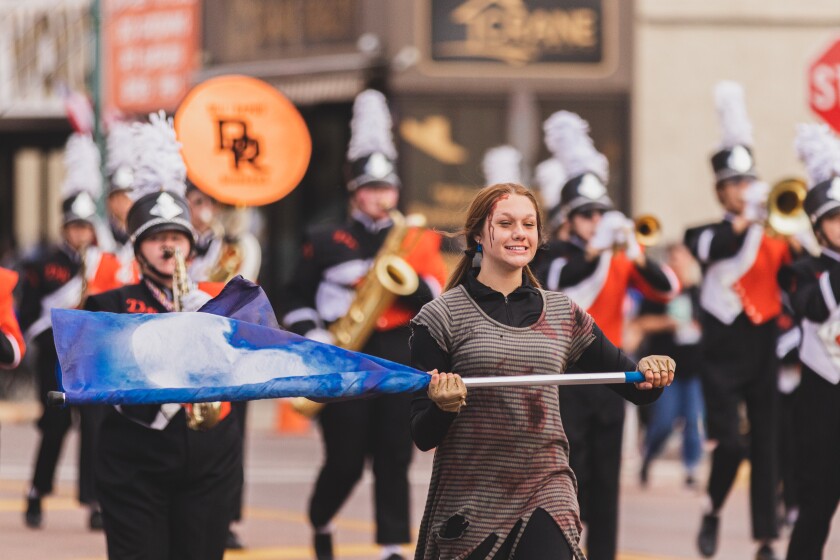 10-1-22DWUBlue&WhiteDaysParade-31.jpg
