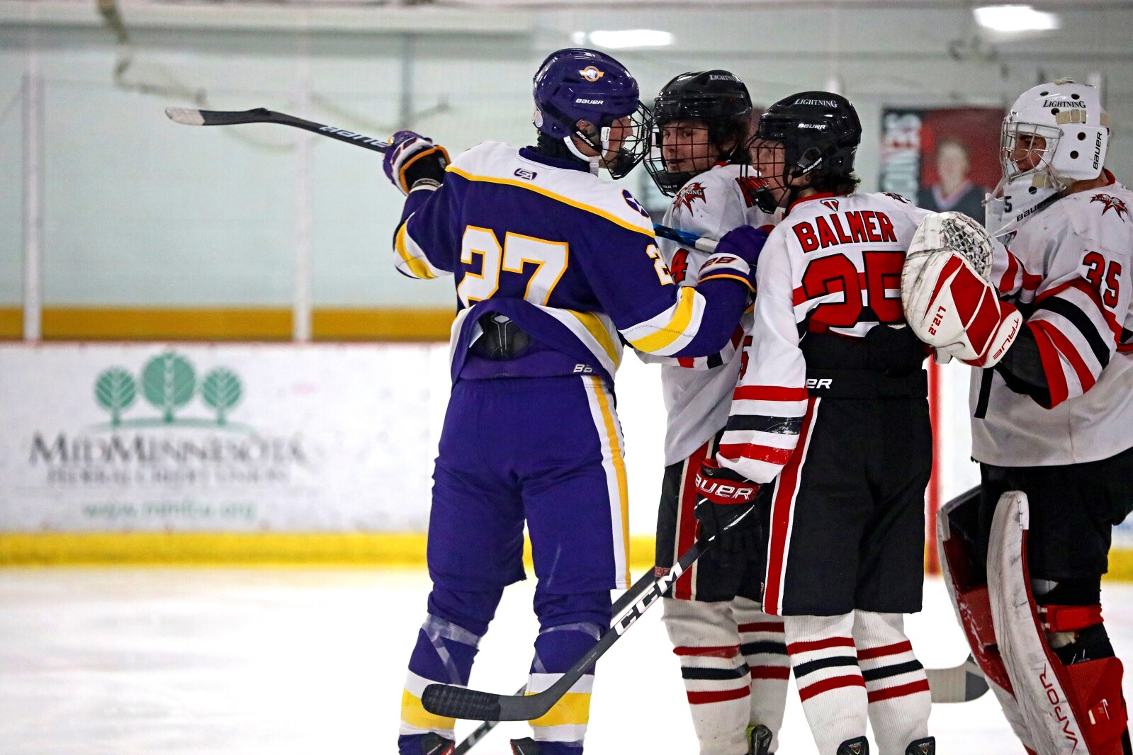 Little Falls vs Northern Lakes on Wednesday, Dec. 28, 2022, at Breezy Point Hockey Center.