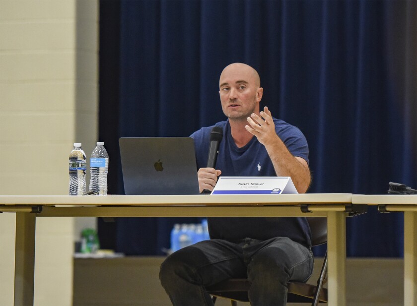 100522.N.BP.SCHOOLFORUM 7.jpg