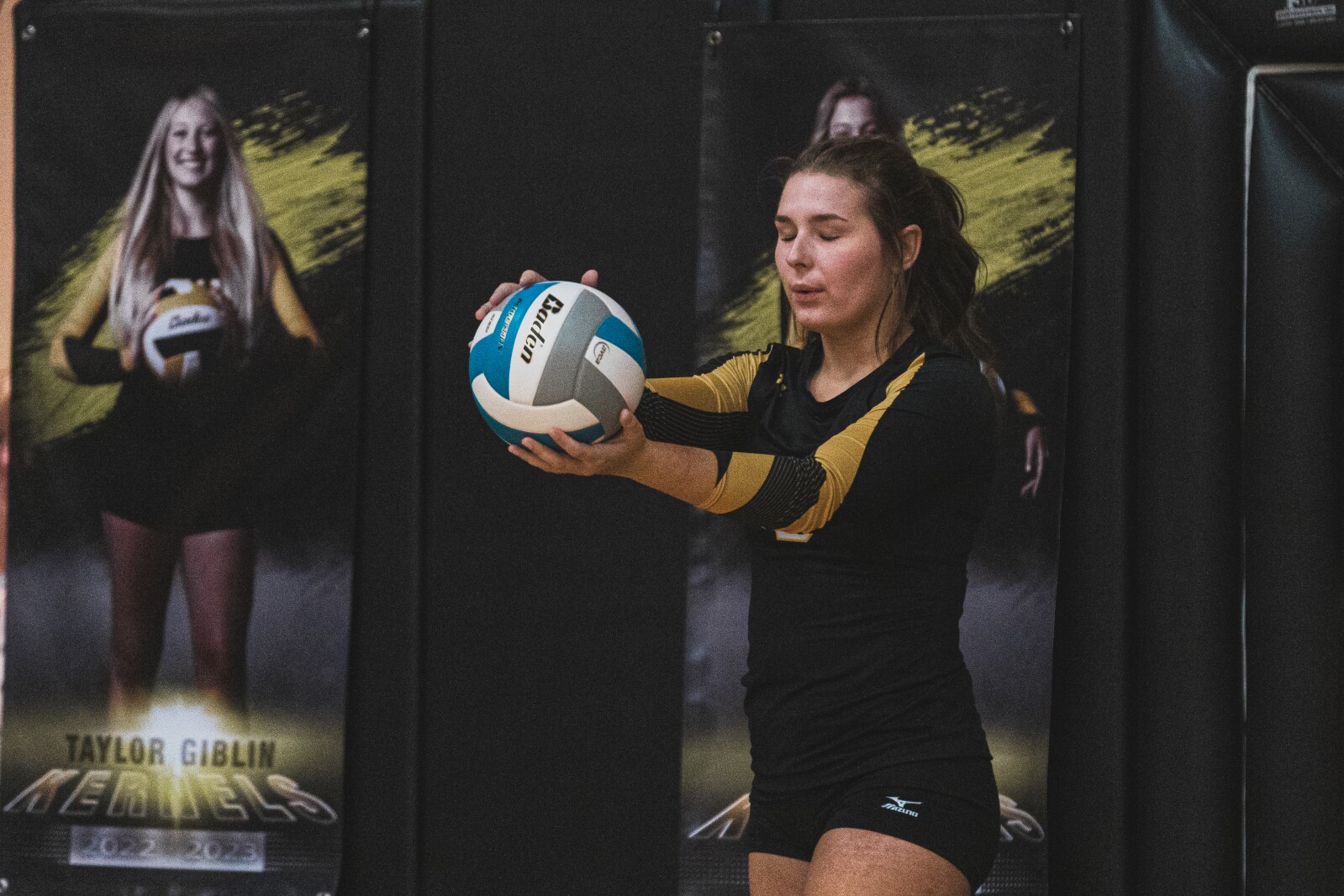 9-29-22VolleyballMitchellvsRoosevelt-8.jpg