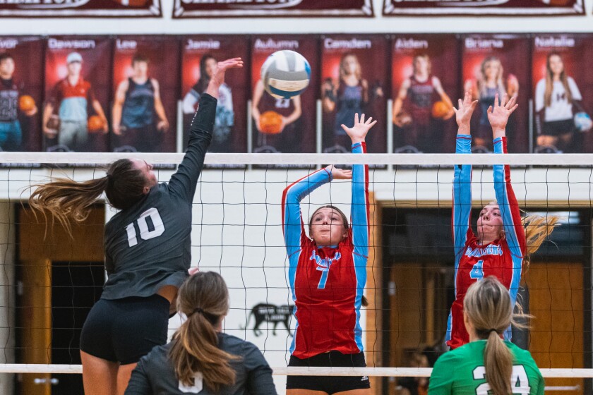 11-1-22PrepVolleyballBonHommevsKWL-16.jpg