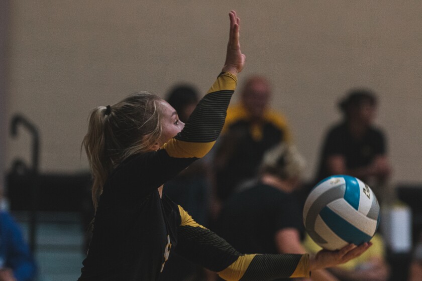 9-29-22VolleyballMitchellvsRoosevelt-62.jpg