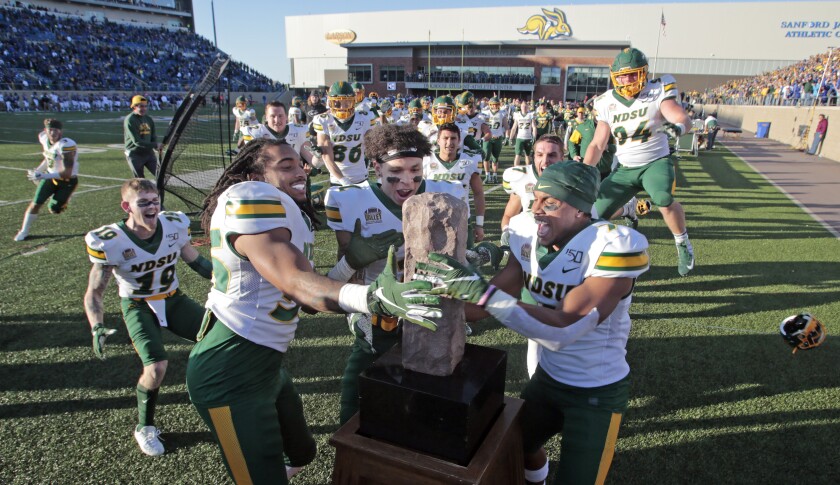 102719.S.FF.ndsufootball.01.jpg