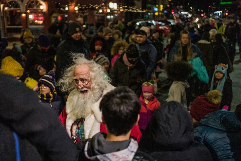 112621-HERE-COMES-SANTA-2499.jpg