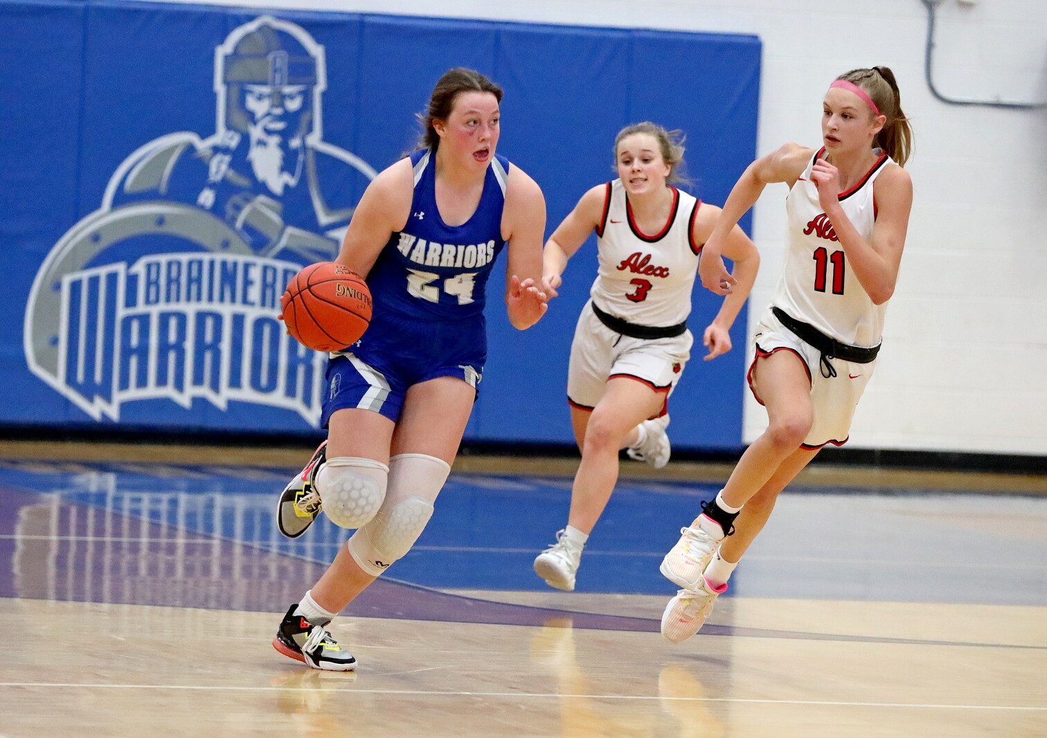 Brainerd girls basketball against Alexandria.
