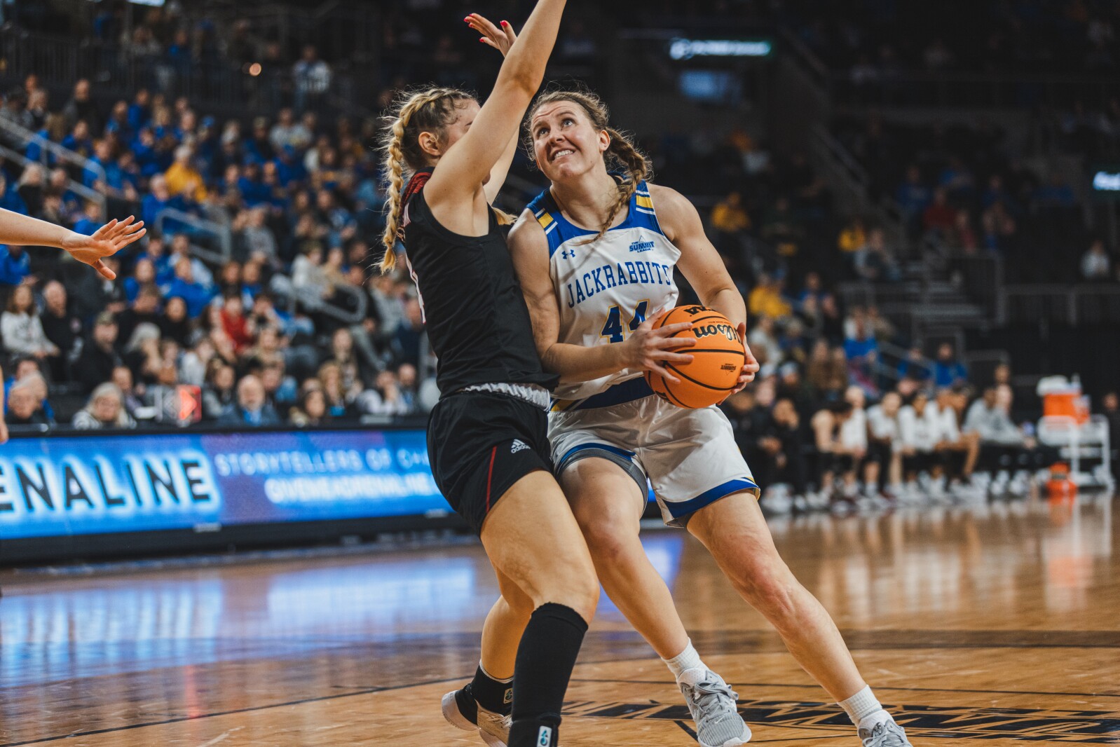 3-7-23SummitLeagueSDSUvsOmahaGirls-13.jpg